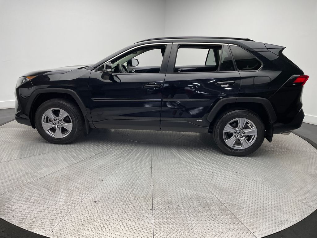 Thumbnail: 2022 Toyota RAV4 - 8