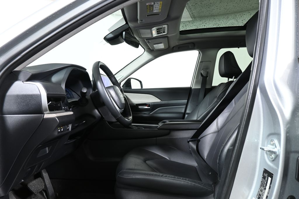 Thumbnail: 2024 Toyota Grand Highlander - 3