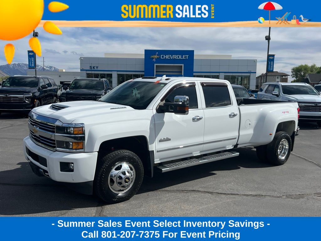 Summit White 2017 Chevrolet Silverado 3500HD High Country Crew Cab 4WD Pickup Truck Four-Wheel Drive 6-Speed Automatic