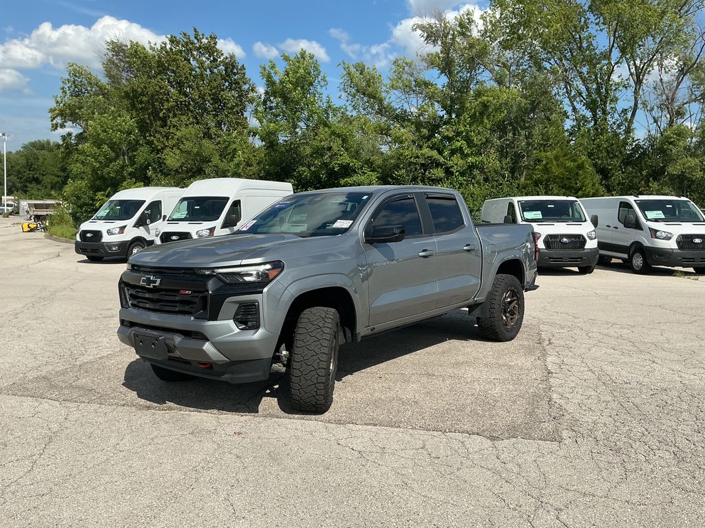 Sterling Gray Metallic 2024 Chevrolet Colorado Pickup Truck Four-Wheel Drive 8-Speed Automatic