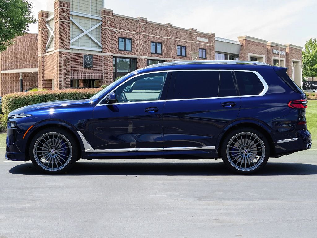 Thumbnail: 2026 BMW X7 - 8