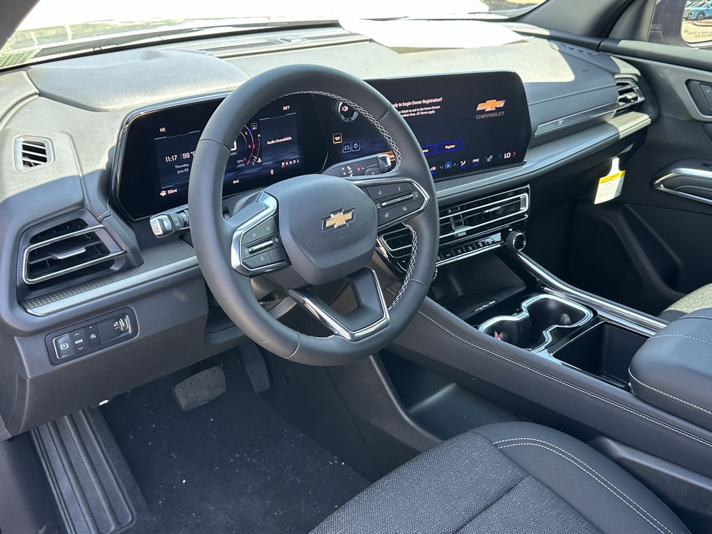 new 2026 Chevrolet Traverse car, priced at $38,295