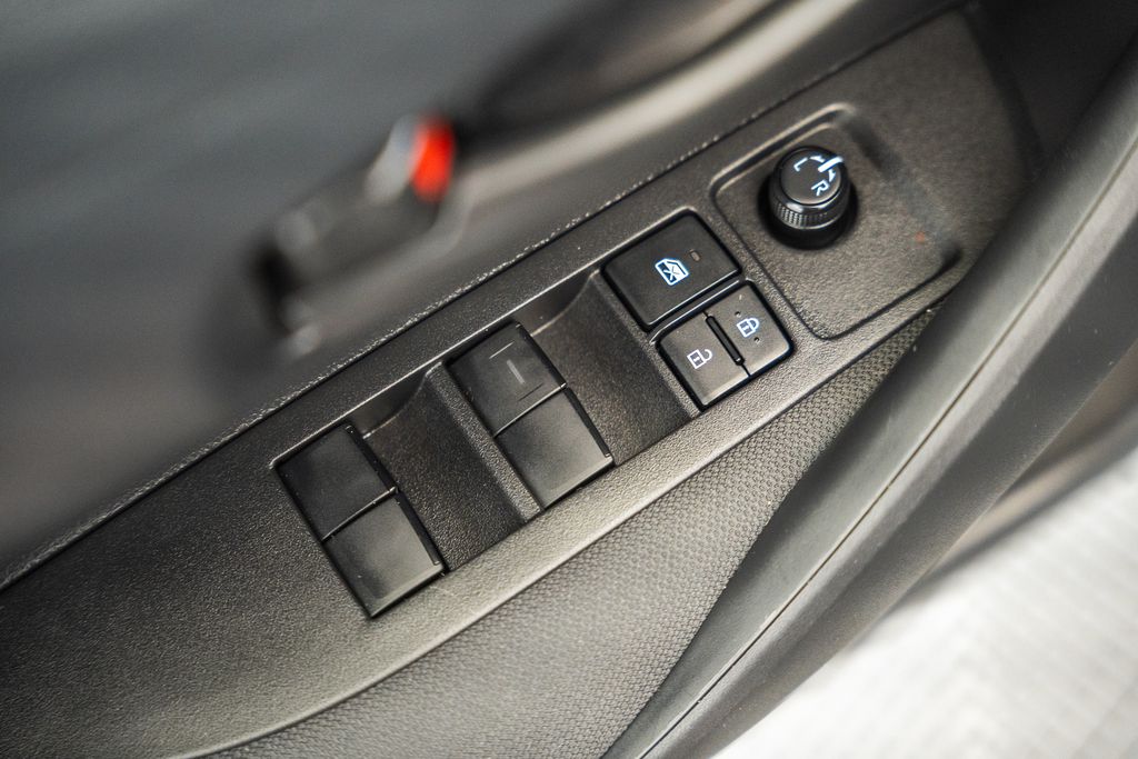 ToyotaCorolla Hybrid36