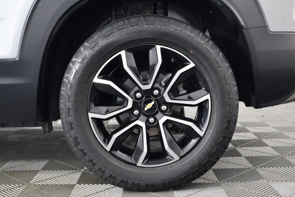 Thumbnail: 2023 Chevrolet TrailBlazer - 16