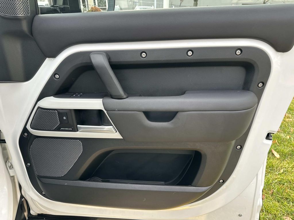 Thumbnail: 2024 Land Rover Defender - 19