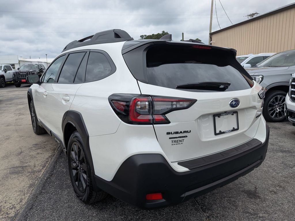 Crystal White Pearl 2025 Subaru Outback Onyx Edition AWD SUV / Crossover All-Wheel Drive Continuously Variable Transmission