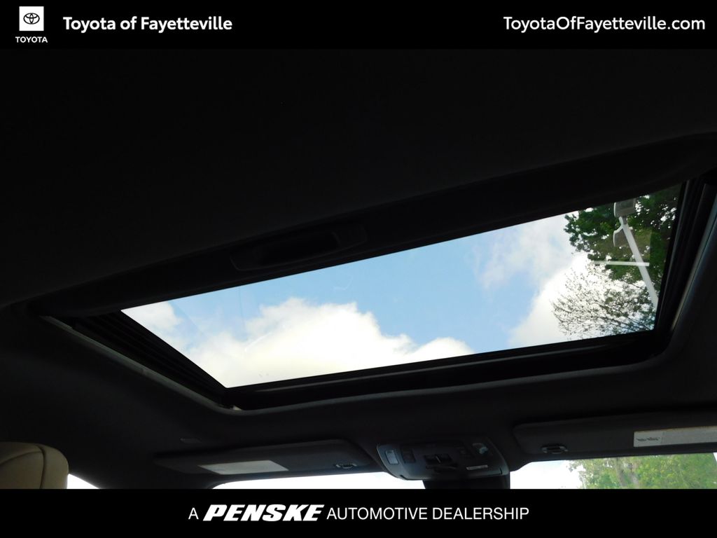 2023 Toyota Sienna XLE 7