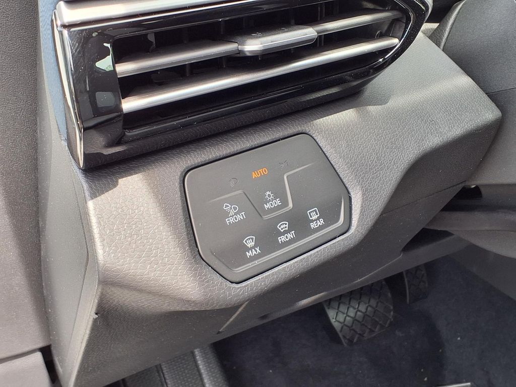 New 2026 Opal White with Black Roof Volkswagen Pro S Plus image 9