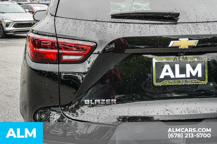 Used 2025 Black Chevrolet LT image 13