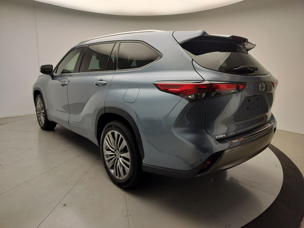 Thumbnail: 2021 Toyota Highlander - 4