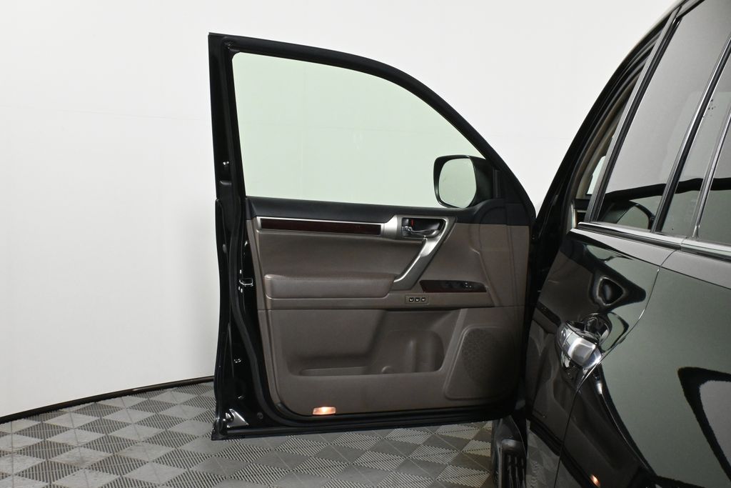 2017 Lexus GX 460 Luxury 31