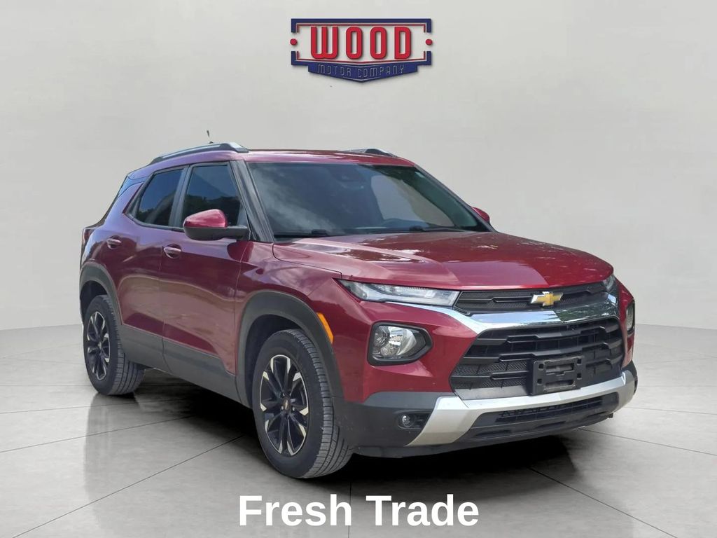 Scarlet Red Metallic 2021 Chevrolet Trailblazer SUV / Crossover Front-Wheel Drive Continuously Variable Transmission
