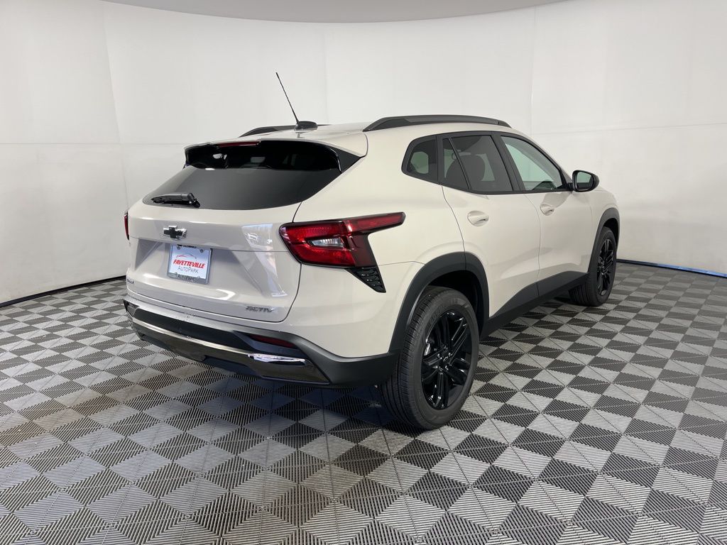 Thumbnail: 2026 Chevrolet Trax - 5