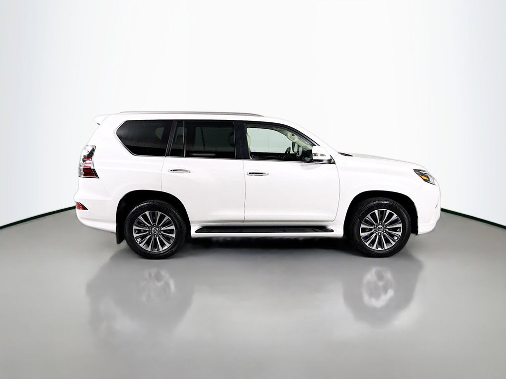 Thumbnail: 2022 Lexus GX - 4