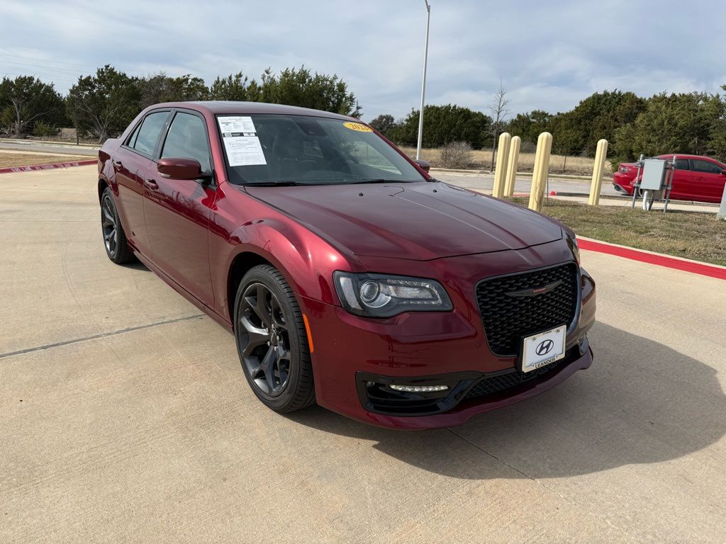 Thumbnail: 2023 Chrysler 300 - 3