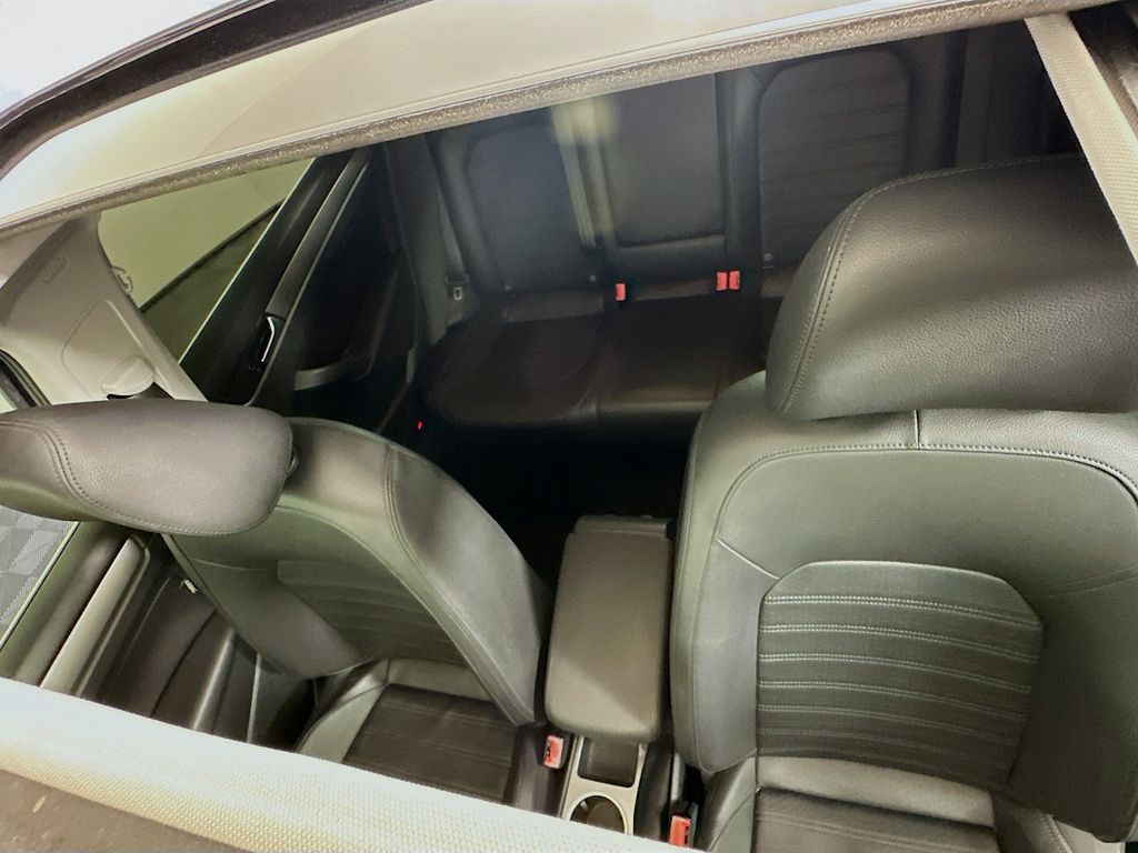 2014 Volkswagen Passat SE 21
