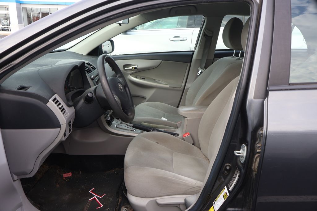 Thumbnail: 2011 Toyota Corolla - 8