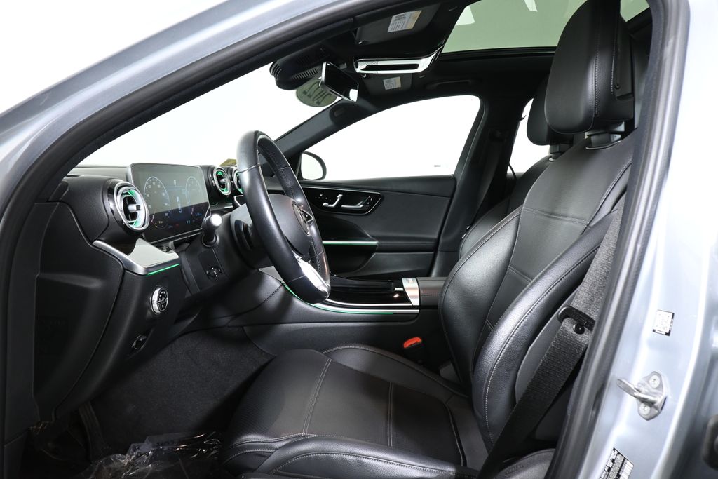 Thumbnail: 2022 Mercedes-Benz C-Class - 3