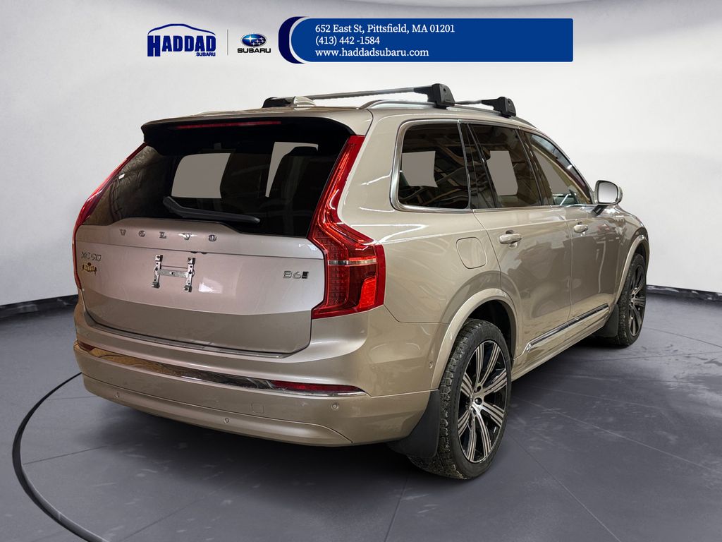 2024 Volvo XC90 B6 Plus Bright Theme photo