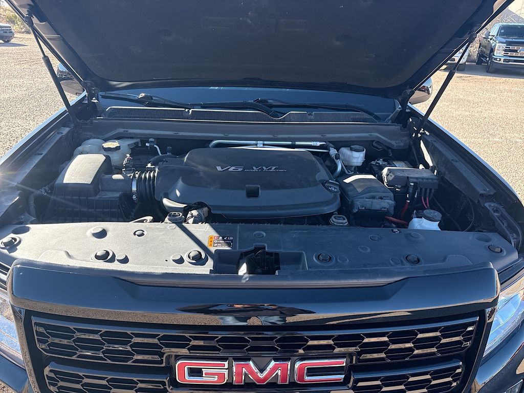 Used 2022 Black GMC AT4 w/Leather image 30