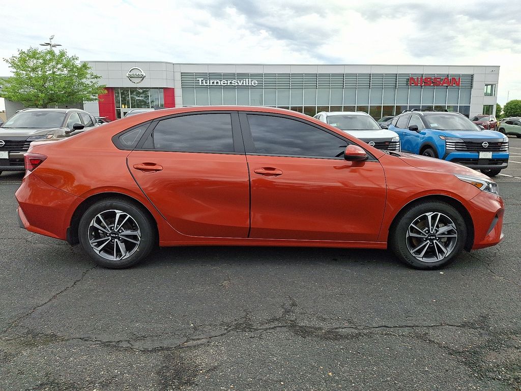 Thumbnail: 2023 Kia Forte - 7