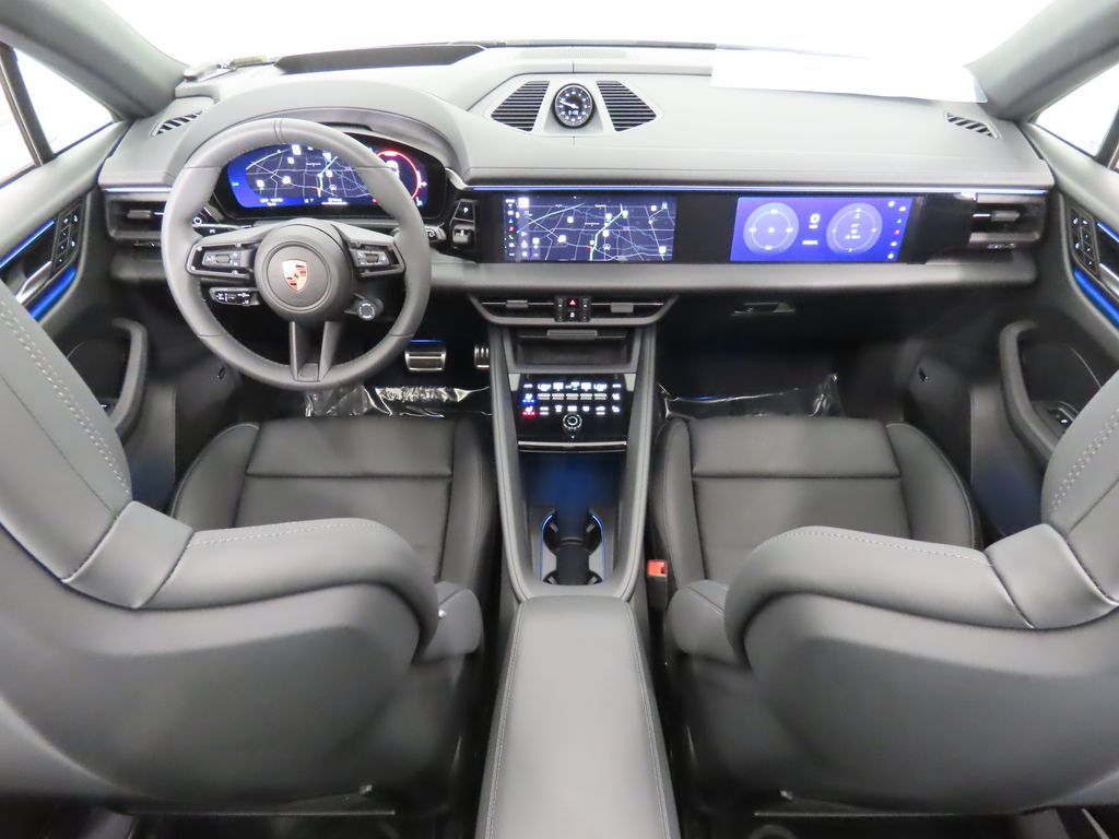 Thumbnail: 2025 Porsche Macan - 16