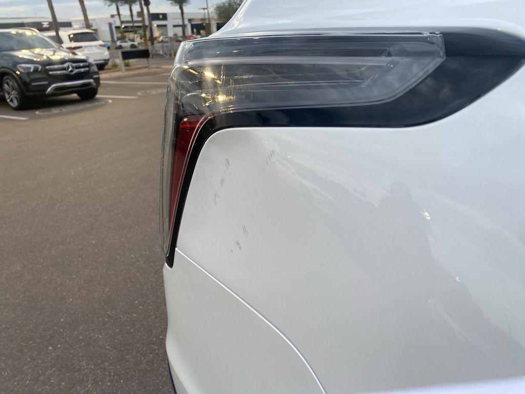 Thumbnail: 2024 Cadillac XT5 - 6