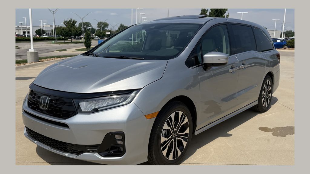 2026 Honda Odyssey Elite's photo