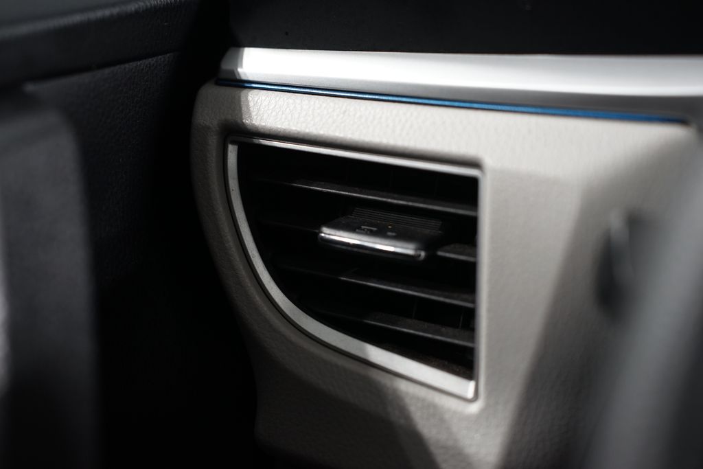2015 Toyota Corolla LE 21