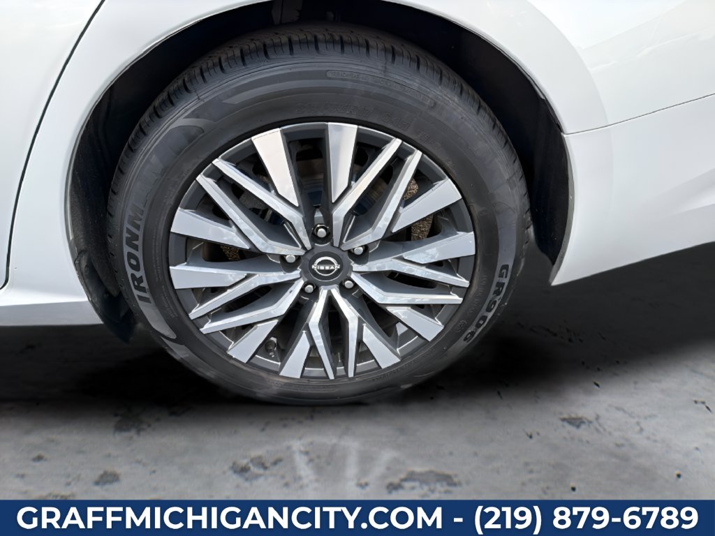Used 2024 Nissan Altima Sedan