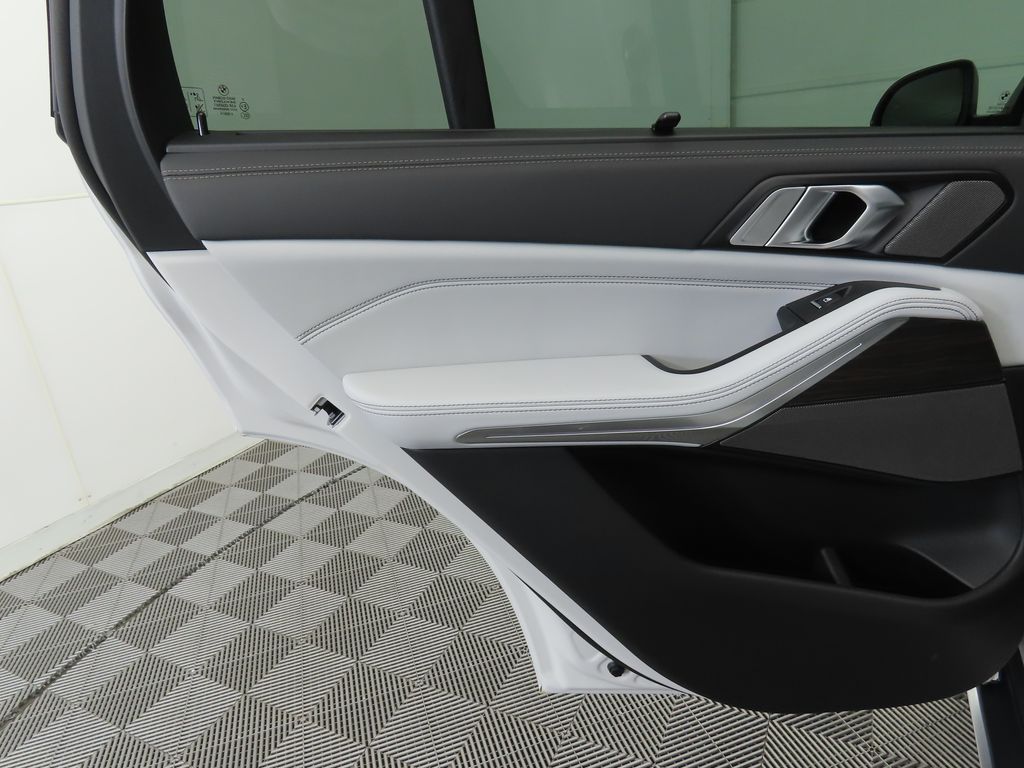 Thumbnail: 2026 BMW X5 - 26