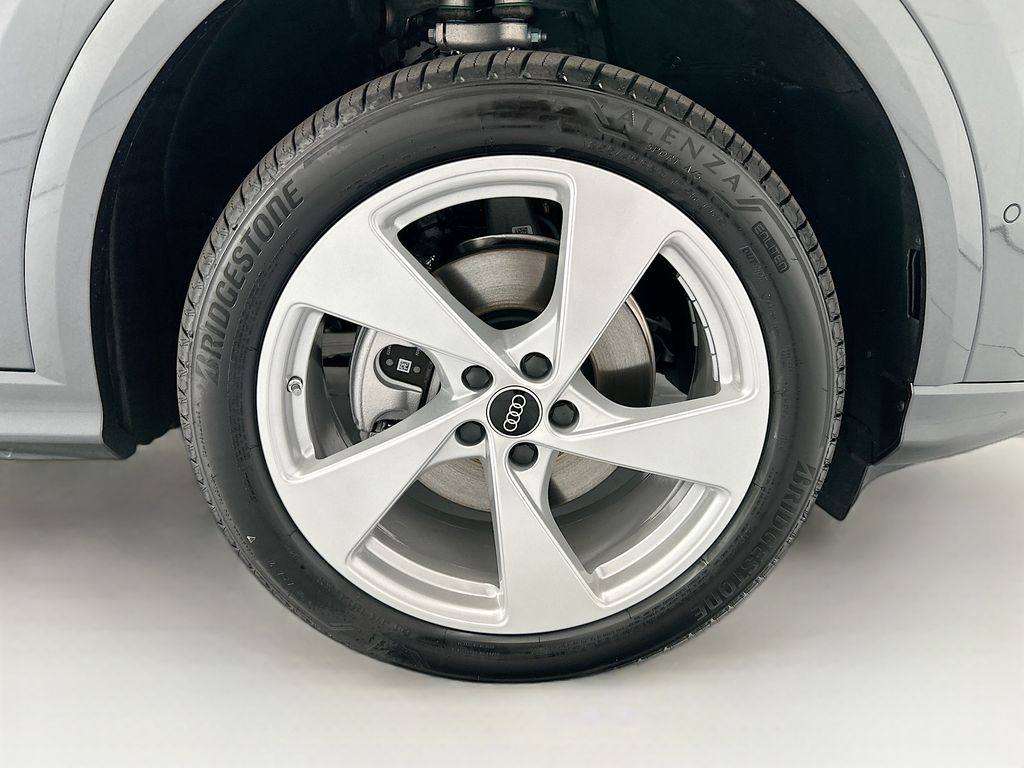 Thumbnail: 2026 Audi Q5 - 31