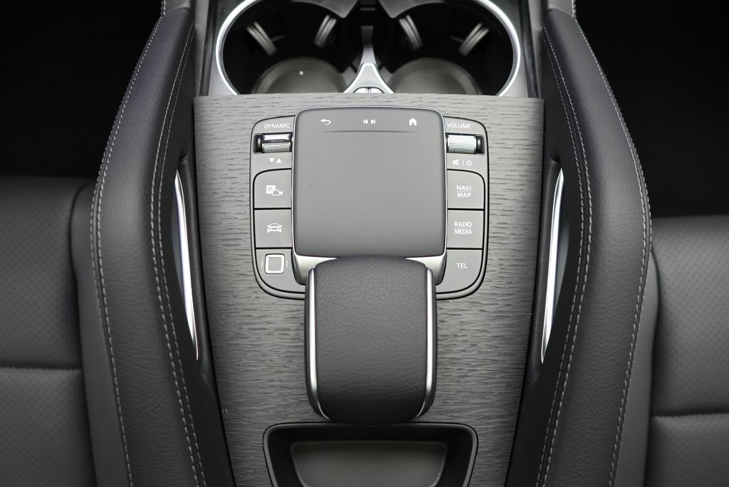 Thumbnail: 2026 Mercedes-Benz GLE - 29