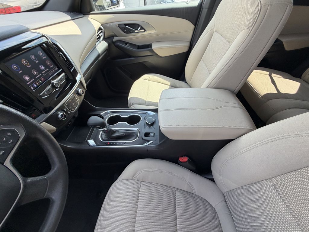 used 2023 Chevrolet Traverse car, priced at $19,991