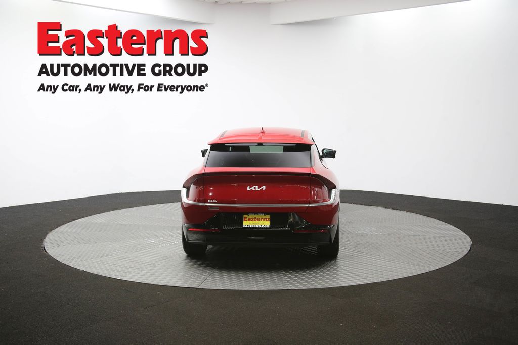 Used 2023 Red Kia Wind image 39