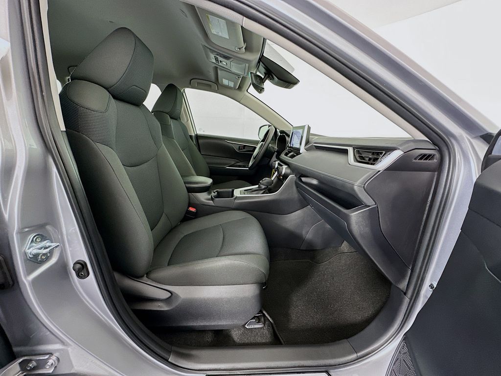 Thumbnail: 2025 Toyota RAV4 - 27