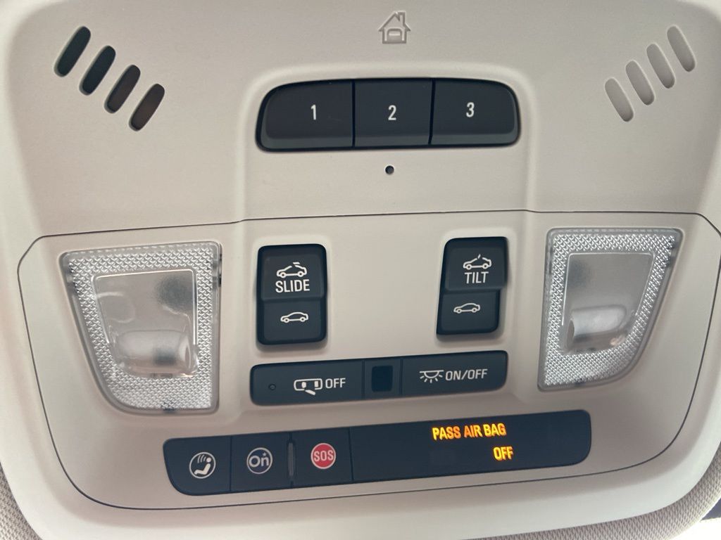2019 Chevrolet Traverse LT 27