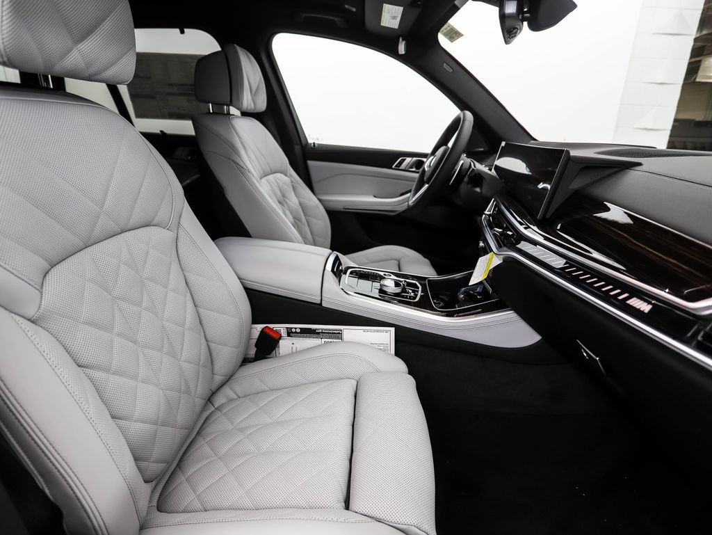 Thumbnail: 2026 BMW X5 - 32