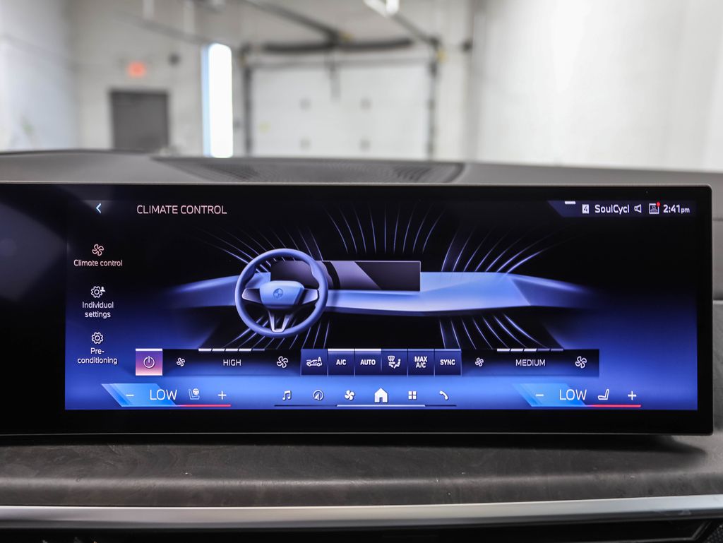 Thumbnail: 2025 BMW X5 - 18