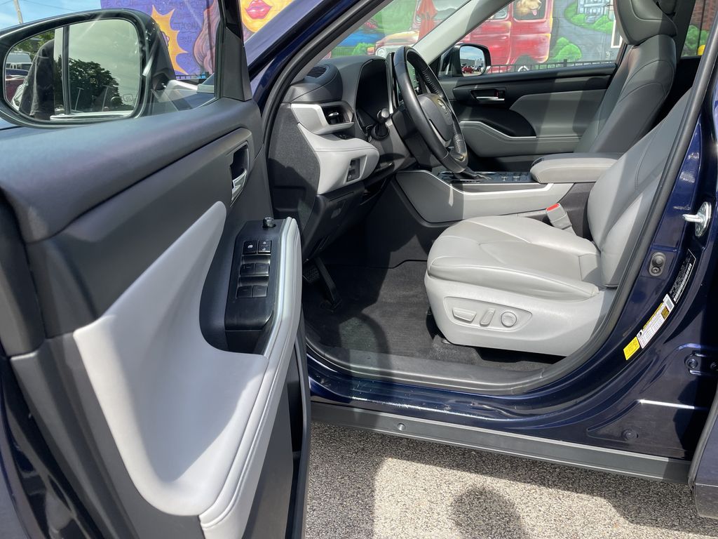 Used 2022 Toyota Highlander SUV