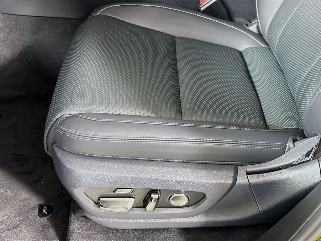 2025 Lexus LX 600 21