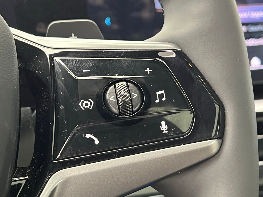 Thumbnail: 2025 BMW 5 Series - 17