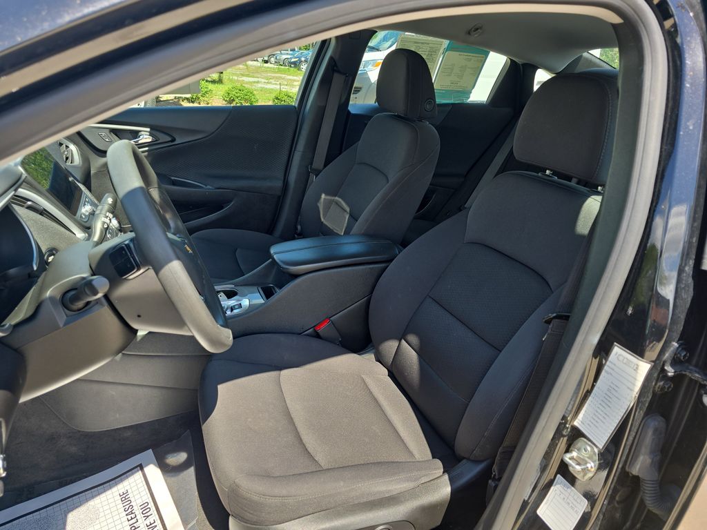 2024 Mosaic Black Metallic Chevrolet Malibu LT FWD Sedan