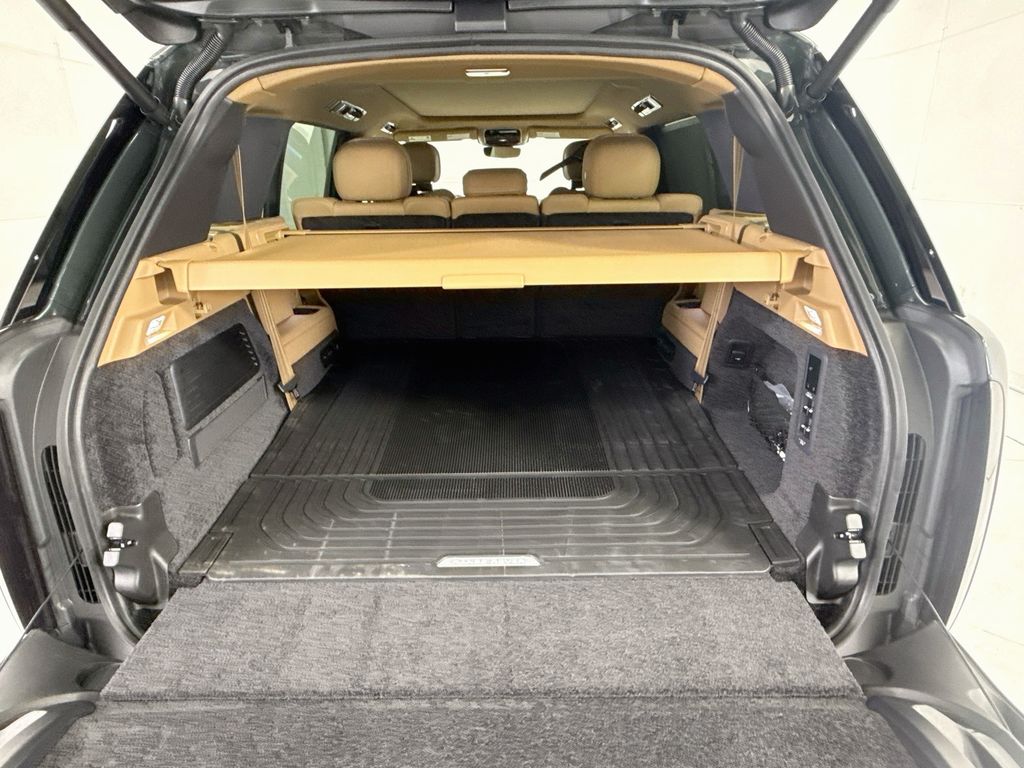 Thumbnail: 2026 Land Rover Range Rover - 27