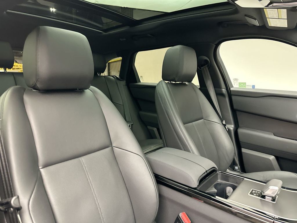 Thumbnail: 2025 Land Rover Range Rover Velar - 3