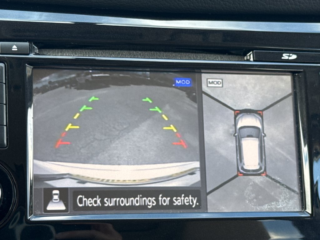 Used 2014 White Nissan SL image 22