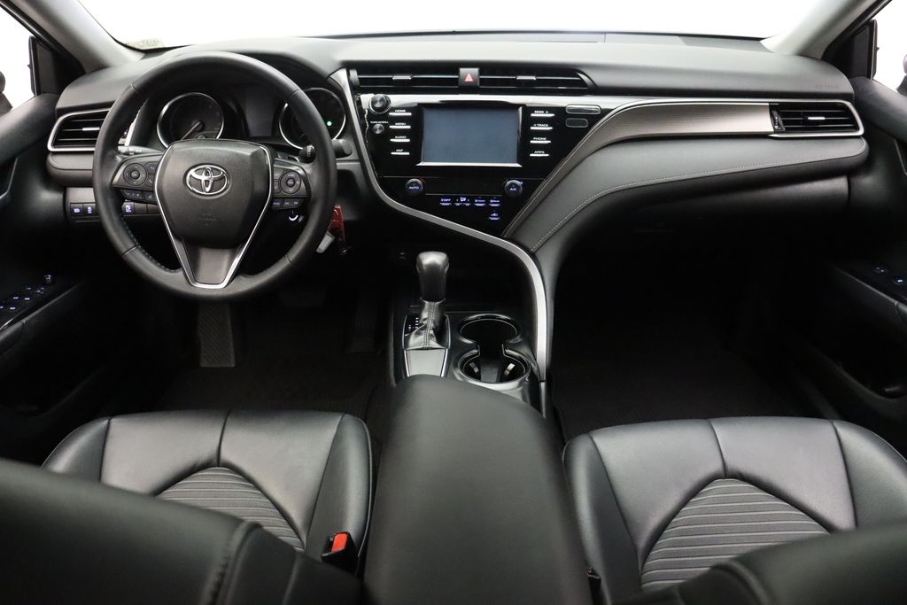 2019 Toyota Camry SE 24