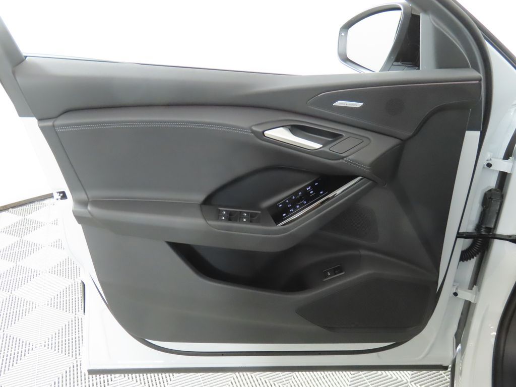 Thumbnail: 2027 Audi SQ6 e-tron - 25