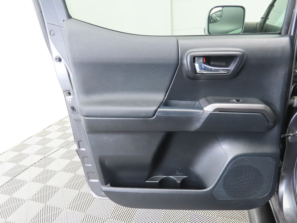 Thumbnail: 2017 Toyota Tacoma - 26