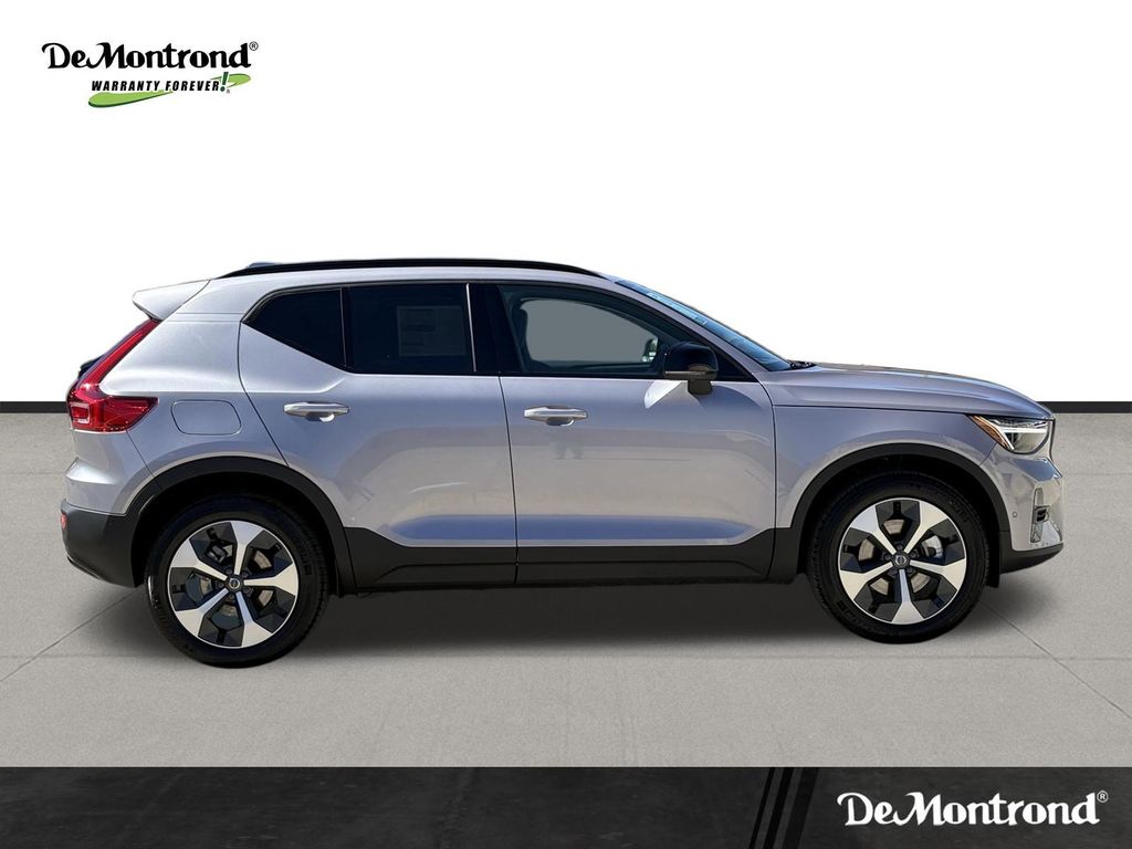 New 2026 Aurora Silver Volvo B5 Plus image 4